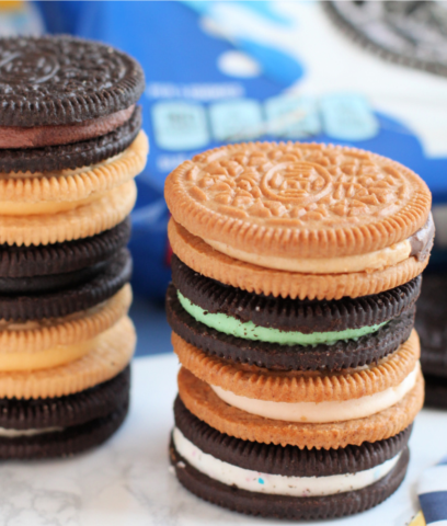 A stack of a variety of oreos